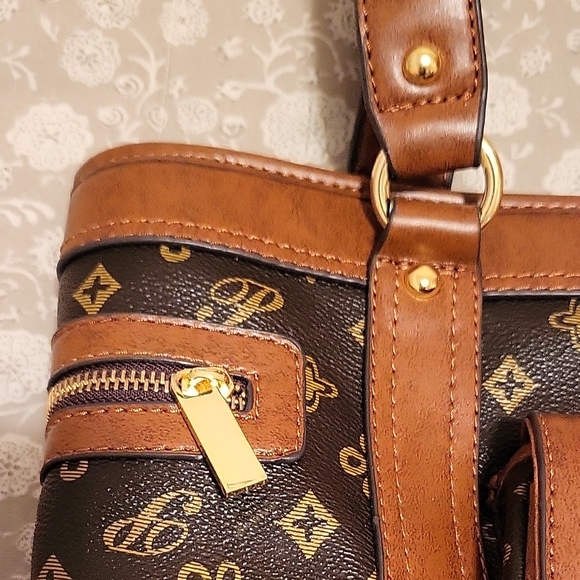 Brown and Caramel Designer Shoulder Bag - Picture 5 of 14